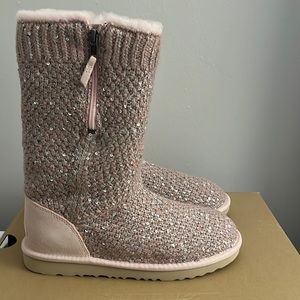 UGG pink boots size 5 (brand new)